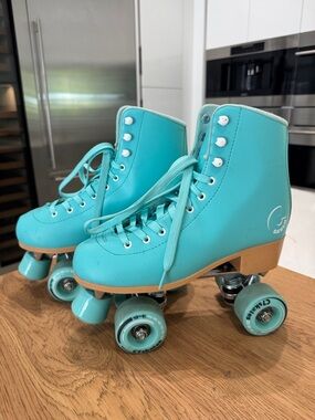 🛼 Teal Roller Skates - Women's Teal Quad Skates 🛼